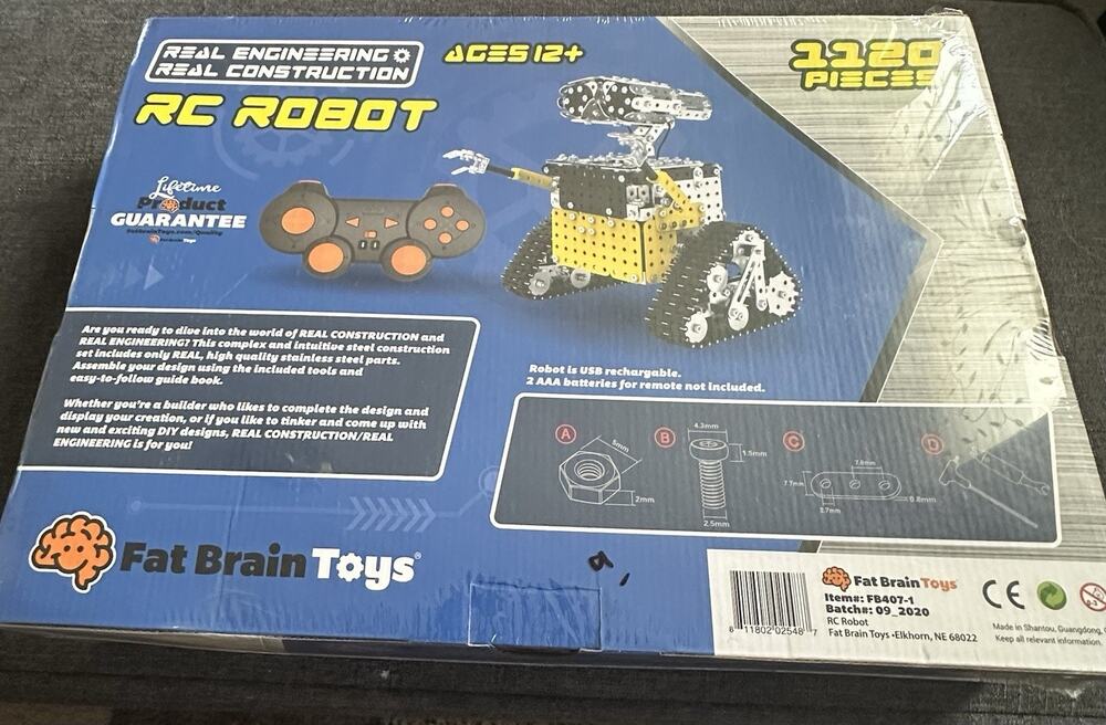 Fat Brain Toys RC Robot 1120 Piece STEM Engineering Kit NEW SEALED FB407-1